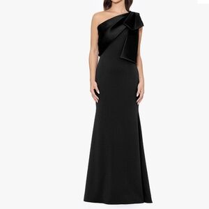 Betsy & Adam - Carmela Long Scuba Crepe Dress With Satin Bow